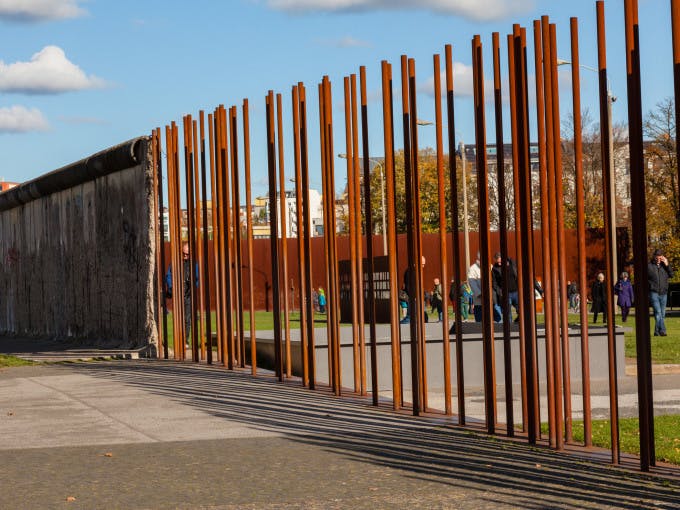 Berliner Mauer - Schicksale, Helden & Liebesgeschichten 