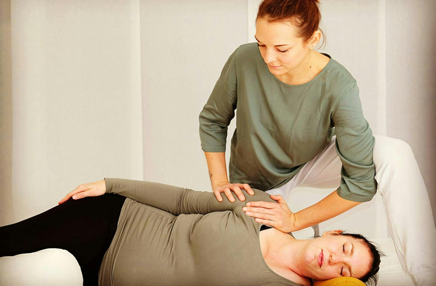 Shiatsu Massage für Schwangere | Schwangerschaftsmassage