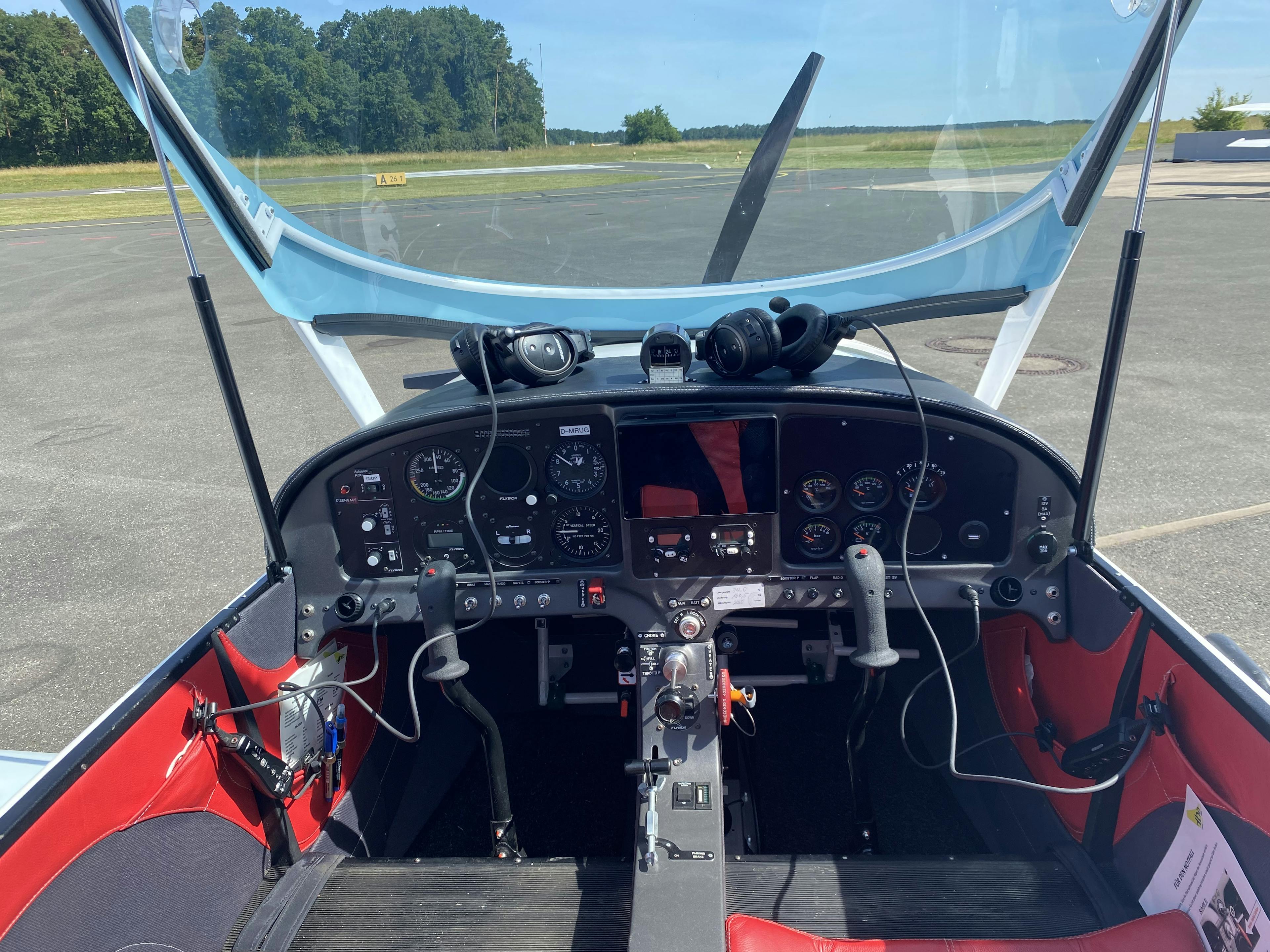 Cockpit-Rundflug in einem der schönsten Ultraleichtflugzeuge des Landes - 160 km Wunschroute