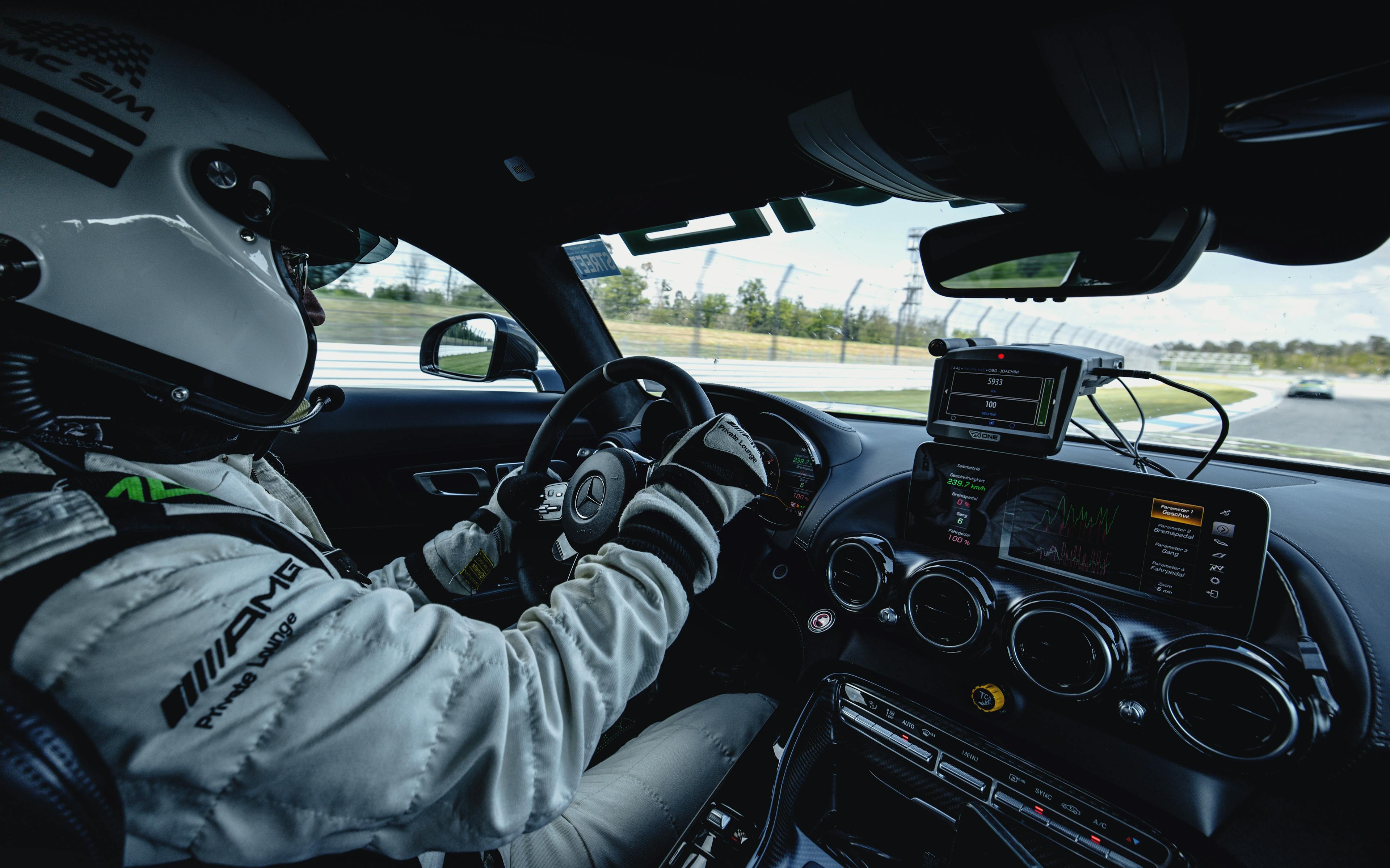 Renntaxi Copilot auf dem Hockenheimring | AMG GTR PRO 1 of 750 Stück 
