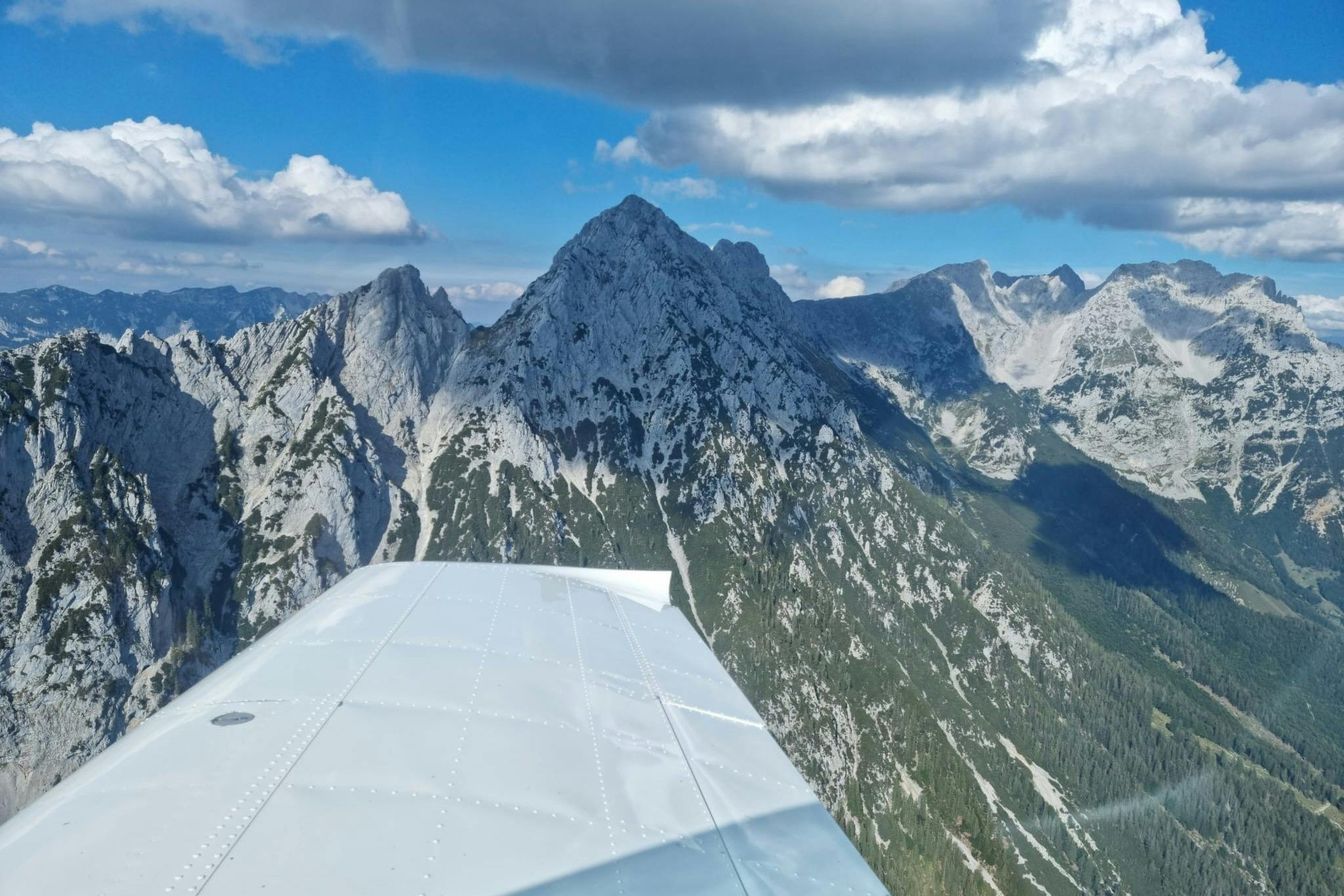 95 Min. Flugzeug Rundflug "Alpen XXL" ab Flugplatz Jesenwang