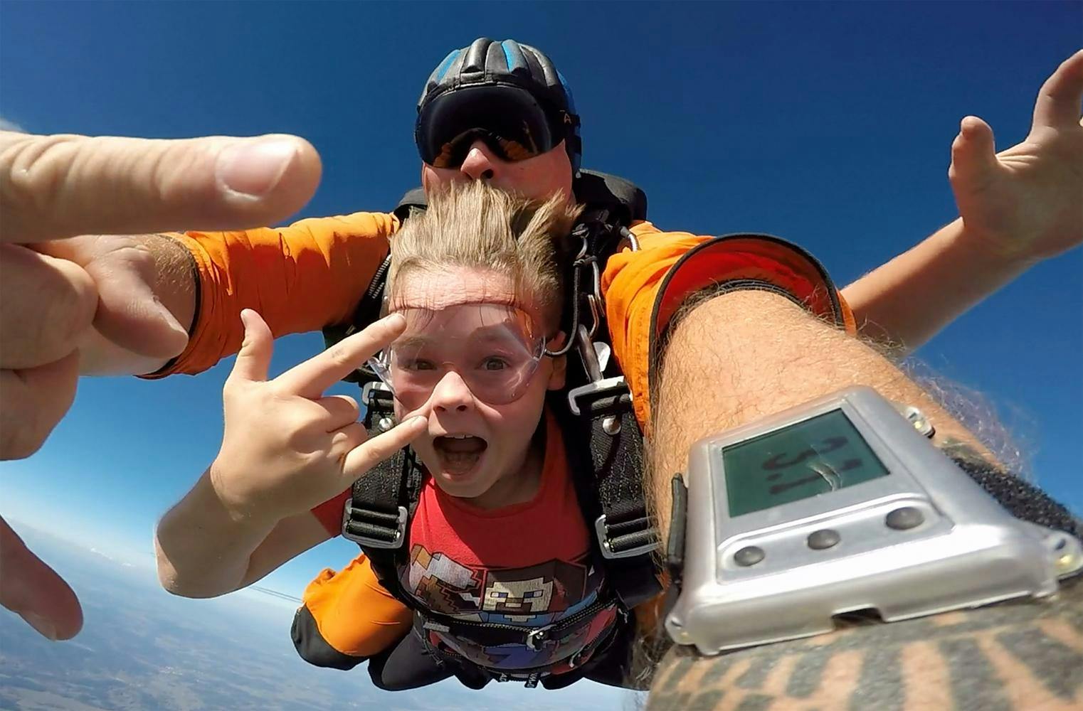Fallschirm Tandemsprung | 40 Sekunden Fall aus 3000 Metern