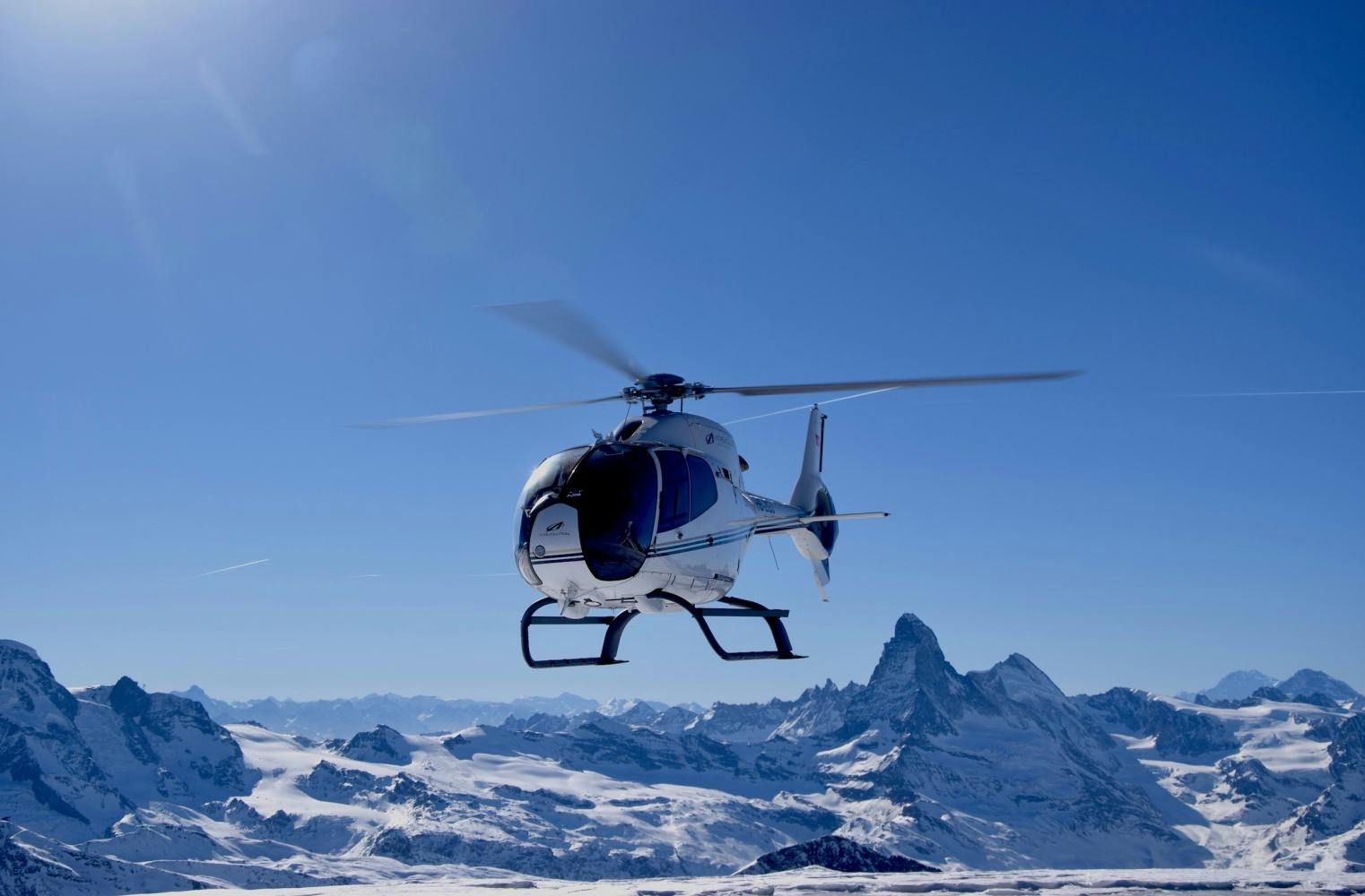 Helikopter Rundflug zu den berühmten Schweizer Bergspitzen