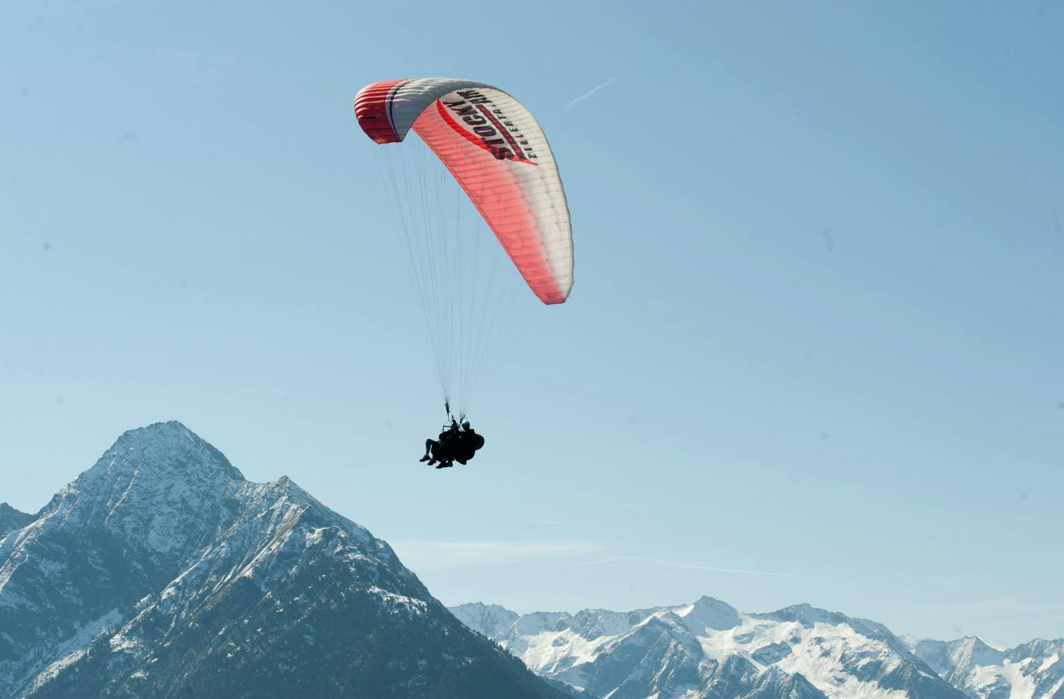 Paragleiter Tandemfliegen | 1.300 m hoch durchs Zillertal