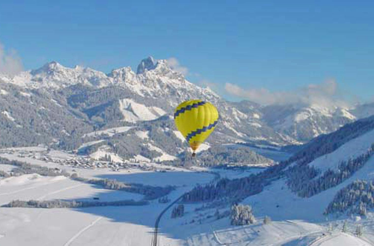 Fahrt im Heißluftballon | über verschneite Gipfel | Tirol