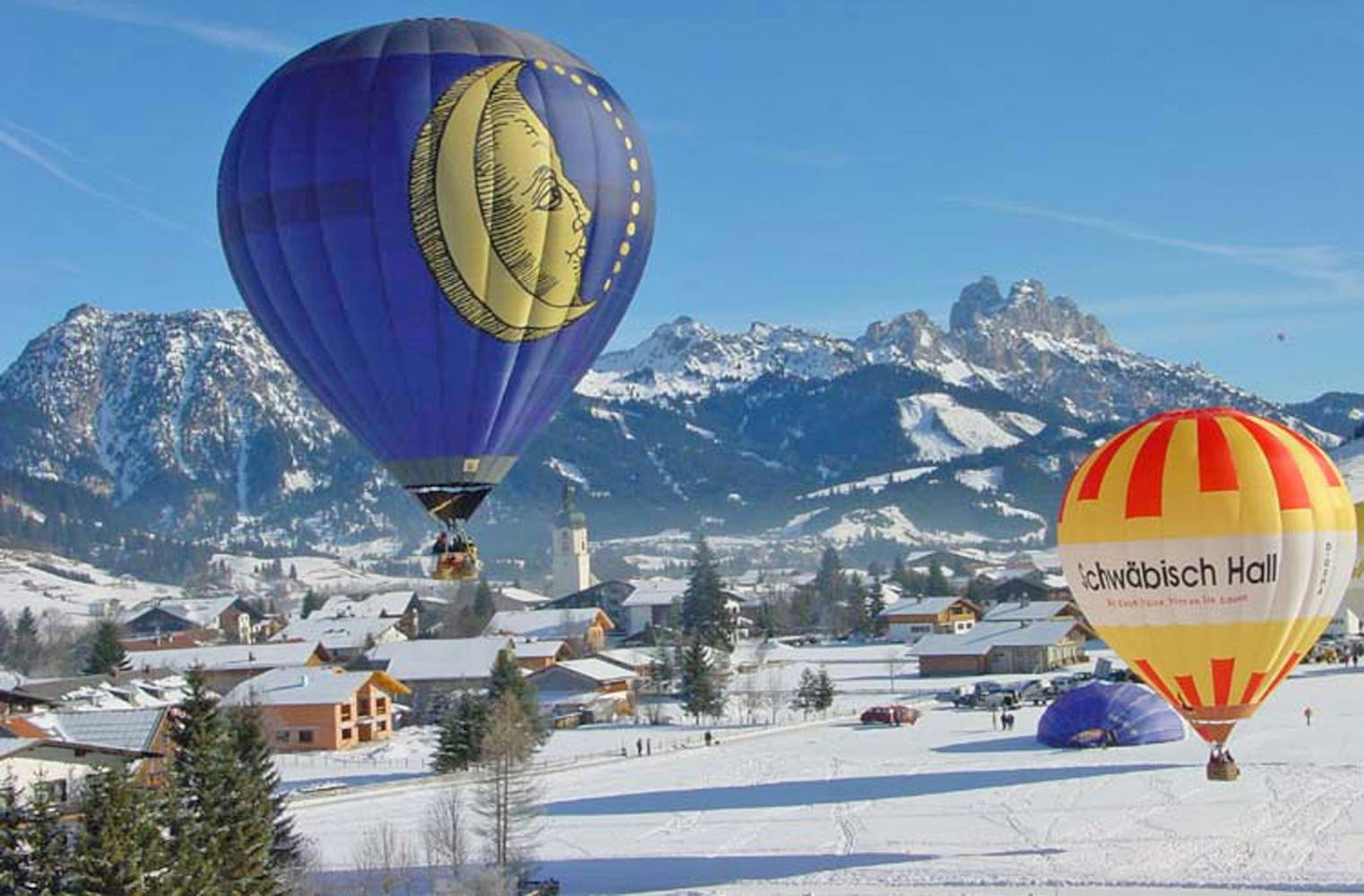 Fahrt im Heißluftballon | über verschneite Gipfel | Tirol