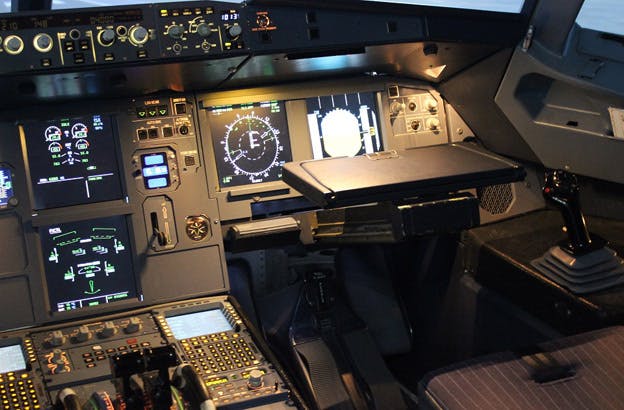 Pilot im Flugsimulator | willkommen im Cockpit des A320