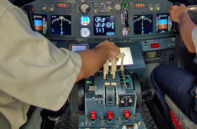 Flugsimulator Boeing | inkl. Vorfeldrundfahrt am Fraport
