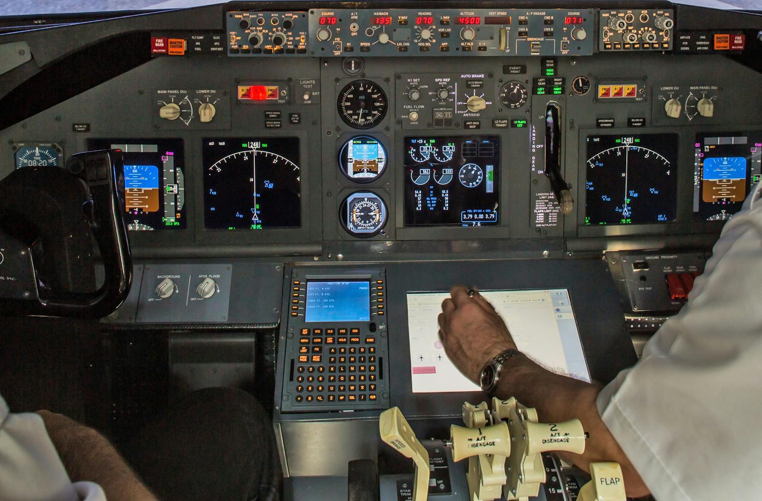 Boeing 737 Flugsimulator | mit spannender Vorfeld-Rundfahrt 