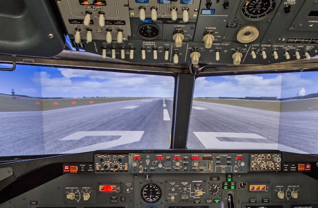 Boeing 737 Flugsimulator | mit spannender Vorfeld-Rundfahrt 