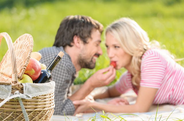 Picknick de luxe für besondere Momente | Gourmet-Korb für 2