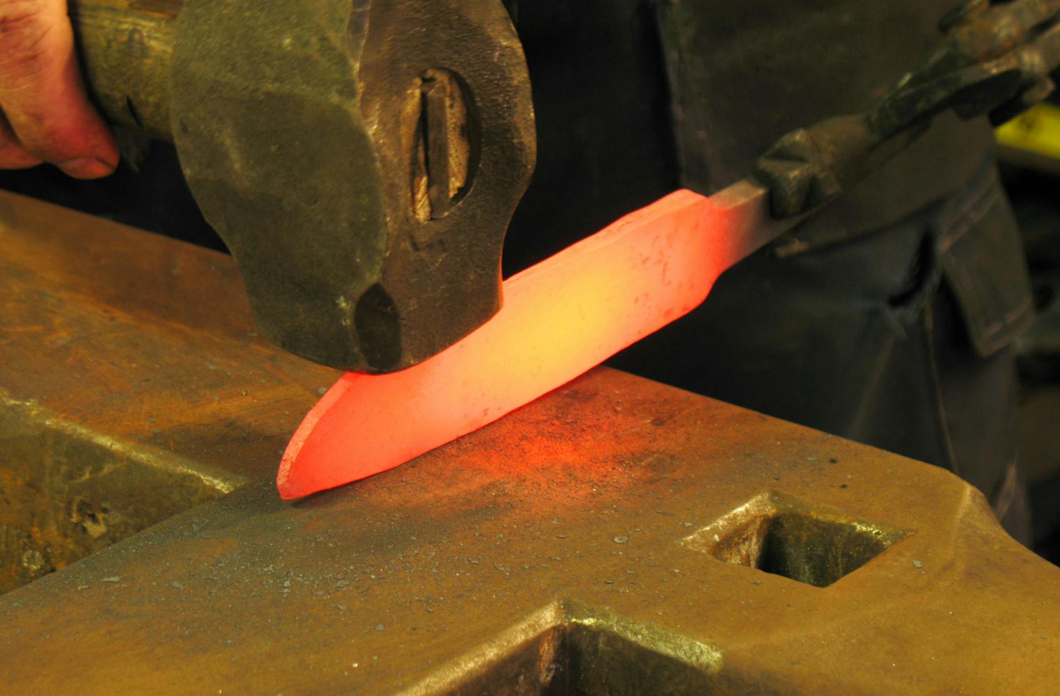 Messer schmieden | uraltes Schmiede-Handwerk erlernen