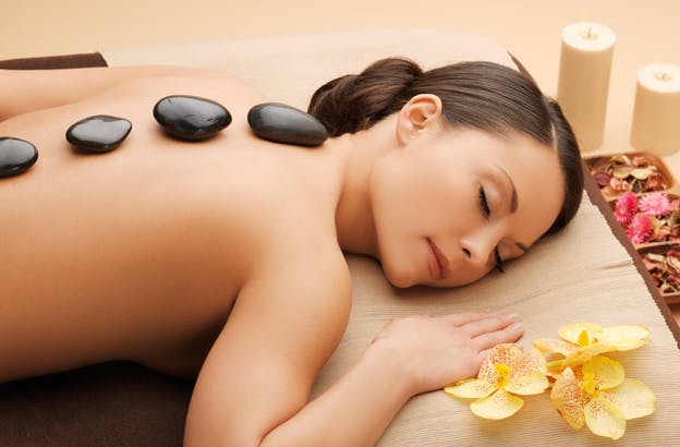 Hot Stone Massage | 120 Minuten Kraft der heißen Steine