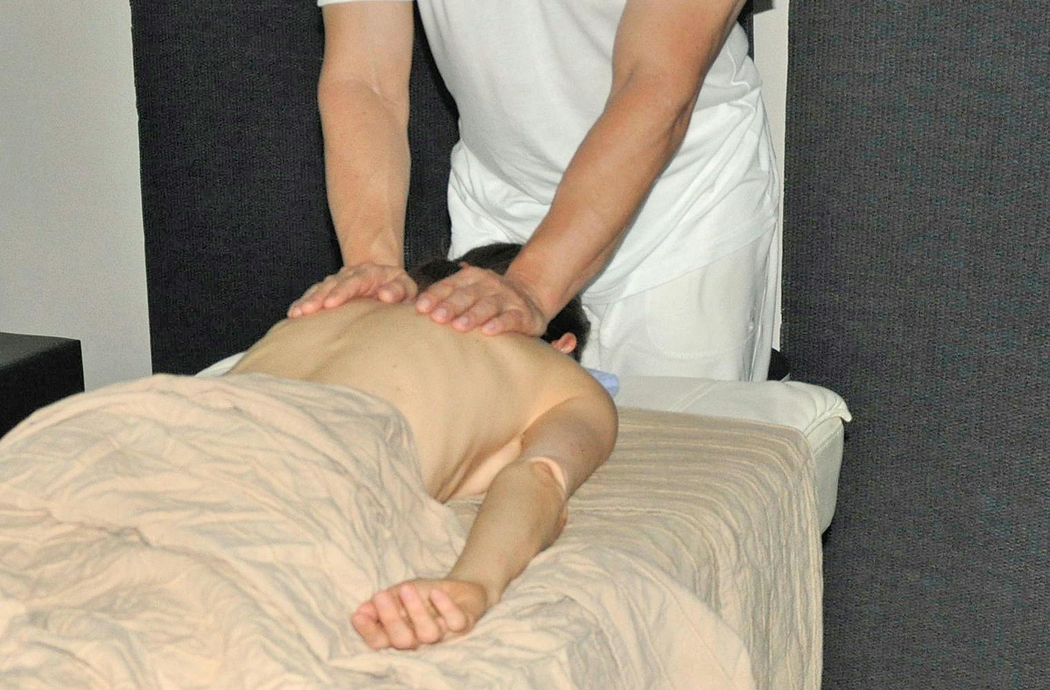 Massagekurs für Paare | Nacken und oberer Rücken | 1 Stunde