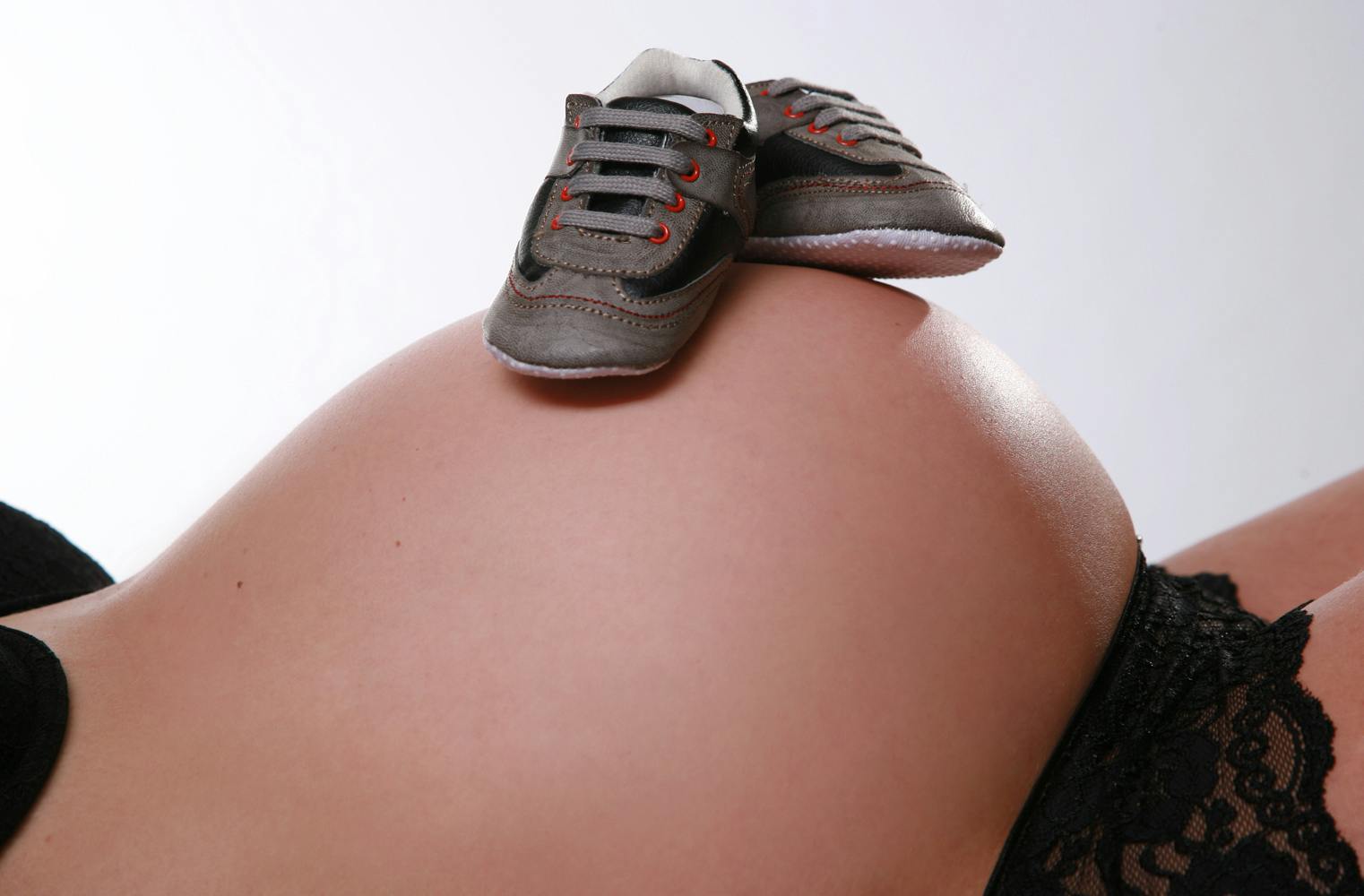 Babybauch Fotoshooting | mit 3 bearbeiteten Abzügen