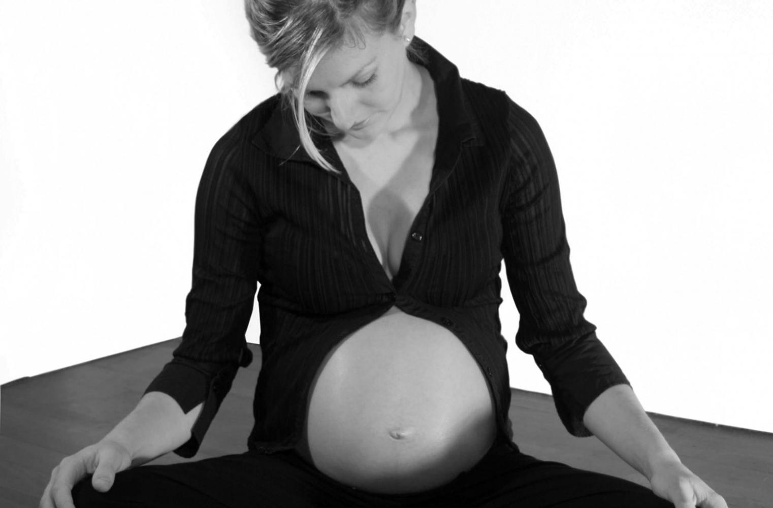 Babybauch Fotoshooting | mit 1 bearbeiteten Abzug
