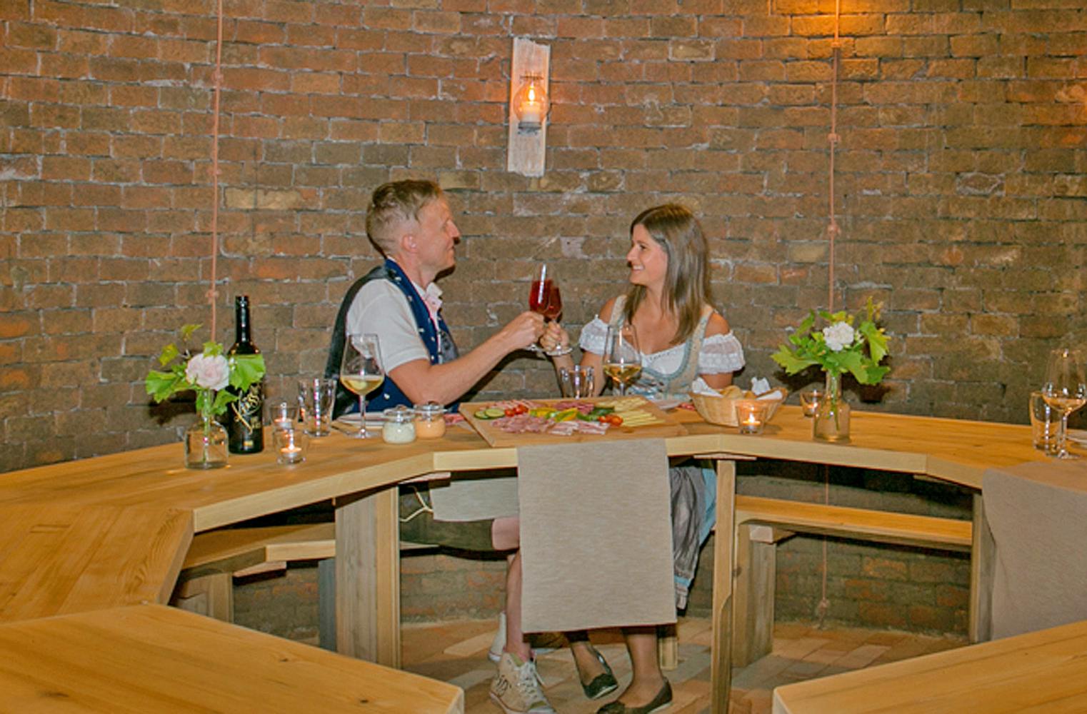 Essen im Romantik-Weinkeller | Dinner & Weinverkostung